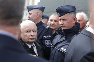 Politycy PiS uczcili pamięć ofiar katastrofy smoleńskiej