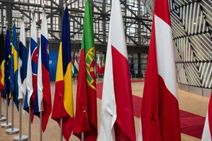 PIS oczekuje od Tuska zaskarżenia paktu migracyjnego do TSUE
