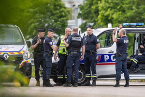 Uzbrojony mężczyzna próbował podpalić synagogę w Rouen, został zabity