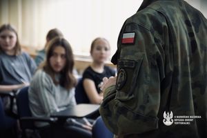 Wojsko wkroczyło do szkół na Warmii i Mazurach? Żołnierze przeprowadzą z uczniami lekcje 