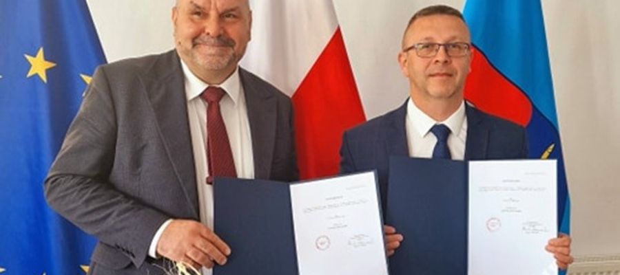 wójt Tomasz Węgrzynowski i przewodniczący Rady Gminy Piotr Kornatowski