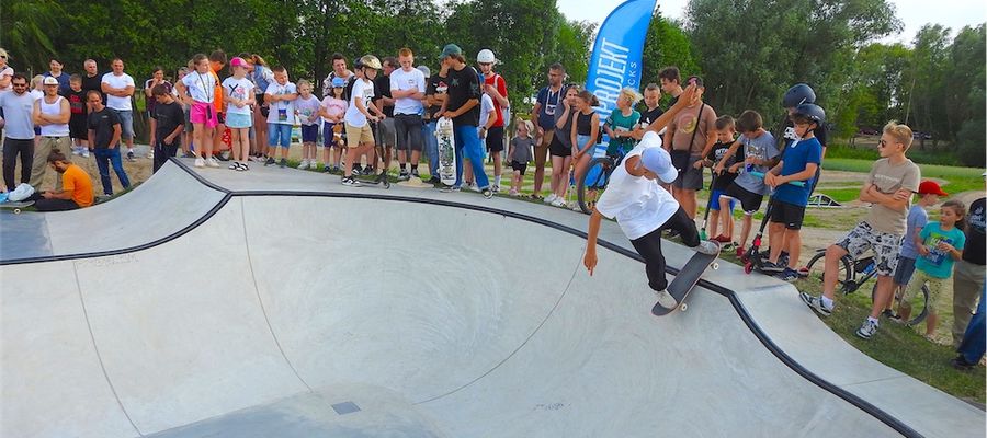 Po otwarciu Bike Parku odbyły się pokazy jazdy na deskorolce i na rowerze