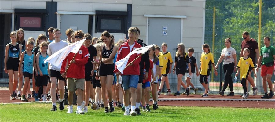 Otwarcie zawodów na stadionie miejskim