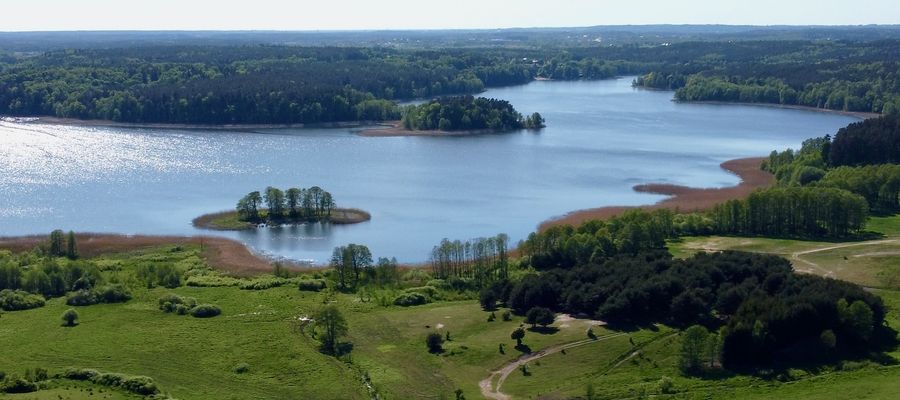 [WIDEO, DRON] Niedostępne brzegi jeziora Wadąg. Moja Warmia 