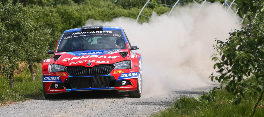 Grzegorz Grzyb i Adam Binięda (Skoda Fabia Rally2 Evo) na trasie Rajdu Nadwiślańskiego
