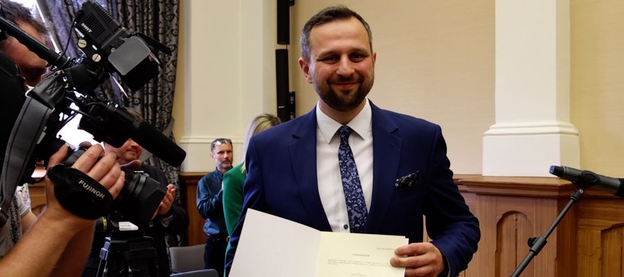 [WIDEO] Robert Szewczyk zaprzysiężony na prezydenta Olsztyna