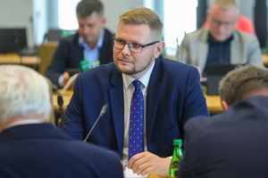 Komisja regulaminowa odebrała immunitet Michałowi Wosiowi