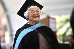 105-latka ukończyła studia magisterskie przerwane przez II wojnę światową