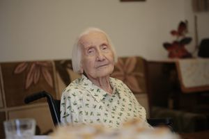 Była uczestniczką powstania warszawskiego. Ma 106 lat