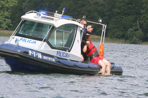Służby ratownicze z Olsztyna uczyły bezpiecznego pobytu nad wodą [ZDJĘCIA]