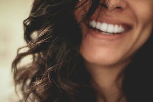 Ile kosztuje piękny uśmiech? - Szokujące ceny aparatów ortodontycznych