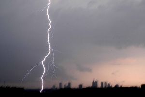IMGW ostrzega przed burzami w przeważającej części kraju