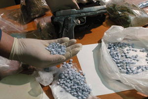 Kary więzienia dla handlujących narkotykami