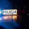 Nietrzeźwy mieszkaniec Mławy porzucił samochód na trasie S7 i próbował ukryć się przed policjantami za barierą ochronną