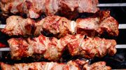 W 10 minut zjadł 83 hot dogi. Ile by zjadł kebabów?
