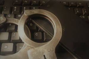 Włamują się na profile społecznościowe i proszą o kod do szybkich przelewów