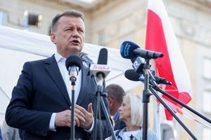 Błaszczak: Zbierzmy pół miliona podpisów pod referendum ws. paktu migracyjnego