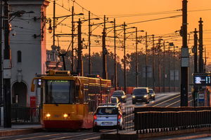 Przechodnie zdziwieni: dlaczego w Warszawie pojawiła się dmuchana ośmiornica?