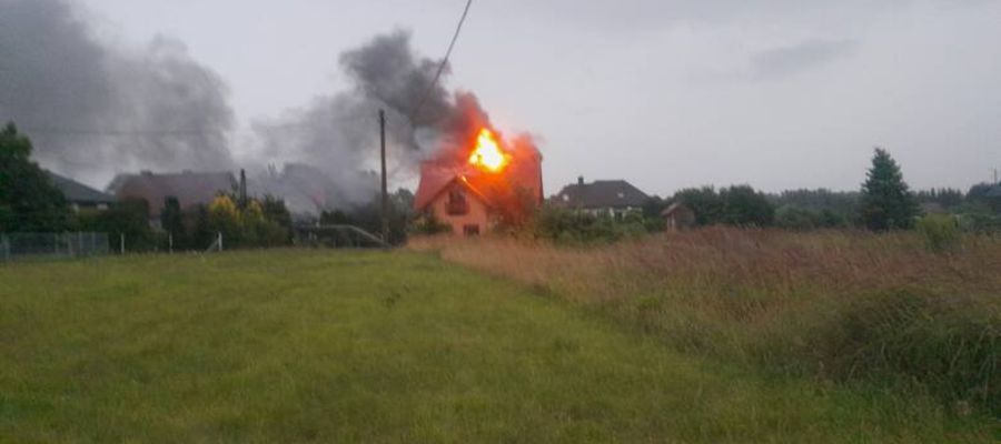 W Zgorzelcu, na skutek uderzenia pioruna, zapalił się dom jednorodzinny.