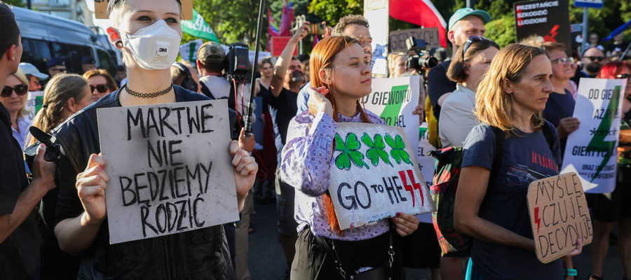 Uczestnicy protestu "Aborcja! Tak!" przed Sejmem