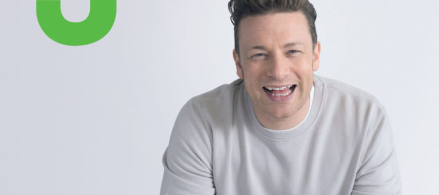 Jamie Oliver to autor największych kulinarnych bestsellerów. „5 składników. Gotuj szybko i łatwo” zawiera genialne połączenia zaledwie pięciu składników, które dają niesłychanie smaczny efekt