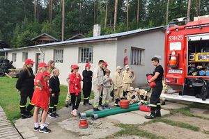  200 członków Młodzieżowych Drużyn Pożarniczych  na obozie w Kaczorach