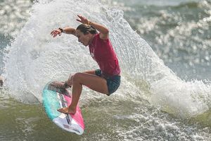 Mistrzyni olimpijska z Tokio w surfingu Moore startowała teraz w... ciąży