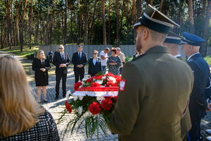 Polacy oddali hołd polskim żołnierzom pochowanym na cmentarzach Kijowa