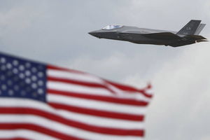  Pentagon: USA wyślą na Bliski Wschód dodatkowe okręty i samoloty 