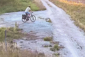 Zwiedzał  przygraniczne miejscowości. Został ukarany mandatem