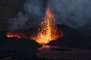 Etna znów się obudziła