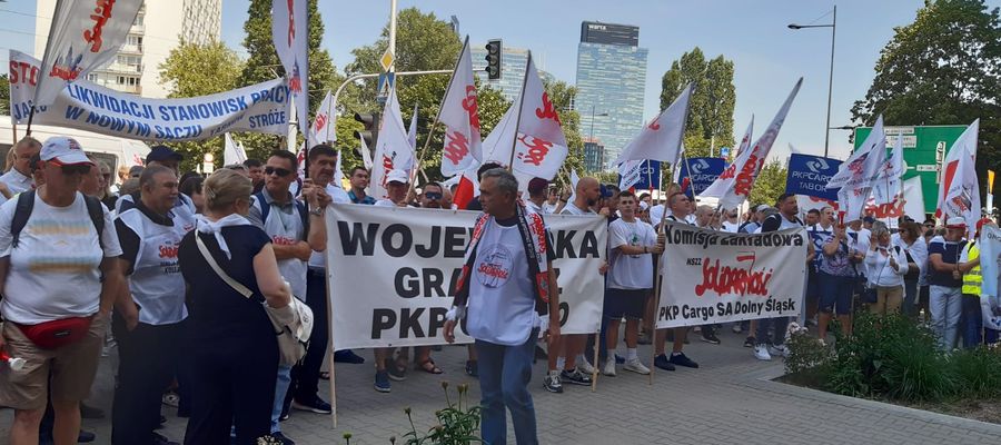 Zdjęcie jest tylko ilustracją do tekstu ( Pikieta w obronie PKP Cargo odbyła się we Wrocław