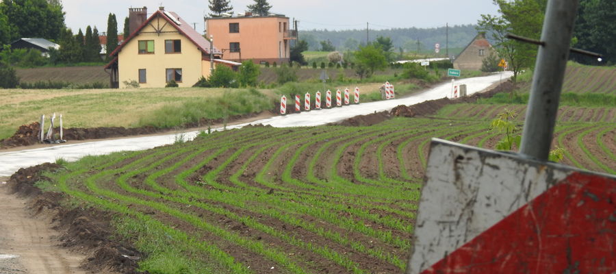 Remontowana trasa w okolicach Łąkorza