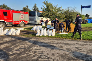 Policjanci z Olsztyna wyruszyli z pomocą. Działają we Wrocławiu