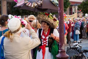 W jesieni życia dalej im się chce. Ruszają Dni Seniora 2024!