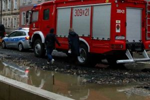 W zalanym budynku odnaleziono zwłoki kobiety