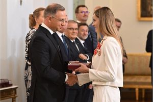 Lekkoatletka Natalia Kaczmarek odznaczona przez prezydenta Andrzeja Dudę