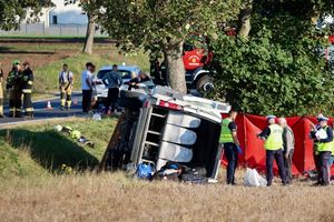 Kielecka prokuratura wszczęła śledztwo w sprawie wypadku busa w Lechowie. Są wstępne przypuszczenia 