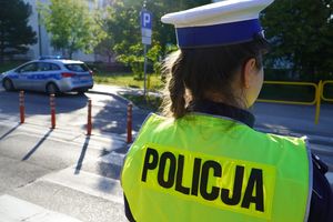 Policjanci patrolują okolice olsztyńskich szkół i przedszkoli. Dlaczego?