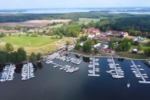 [WIDEO] Wrześniowy Sztynort, największy port na Mazurach i kultowy bar Zęza