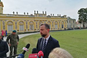 Kosiniak-Kamysz: wojsko w gotowości na terenach z alertami RCB