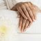 Paznokcie hybrydowe - jak poprawnie wykonać manicure hybrydowy?