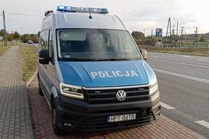 Jesień wyzwaniem dla kierowców. Policjanci apelują o rozwagę na drodze