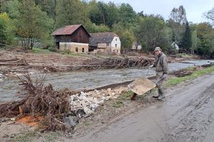 Leśnicy spod Olsztyna pomagali powodzianom 