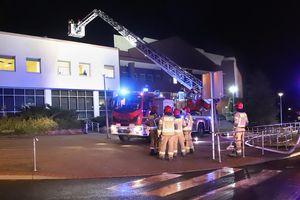 Pożar na remontowanym dachu biblioteki uniwersyteckiej w Olsztynie [ZDJĘCIA]