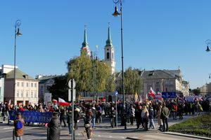 [GALERIA] Narodowy Marsz Papieski przeszedł przez Warszawę