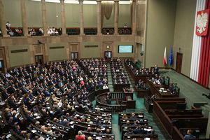 Zmiany na podium. Znamy najnowszy sondaż