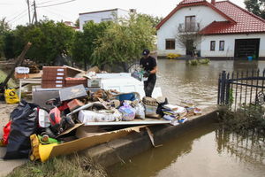 Pół roku po powodzi zalane tereny nadal zrujnowane