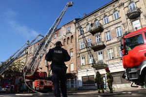 Pożar kamienicy w Warszawie
