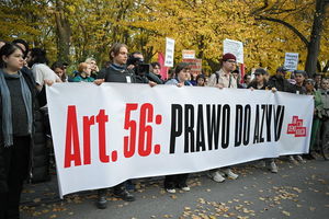 Protest przed siedzibą premiera. Mocne hasła o Tusku